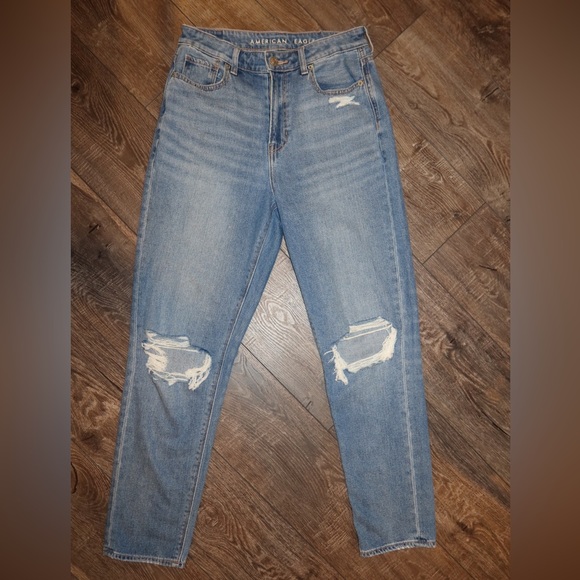 American Eagle Mom Jean - Picture 1 of 3
